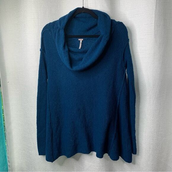 Free People teal cowl neck strawberry fields sweater‎ size medium - Picture 2 of 7